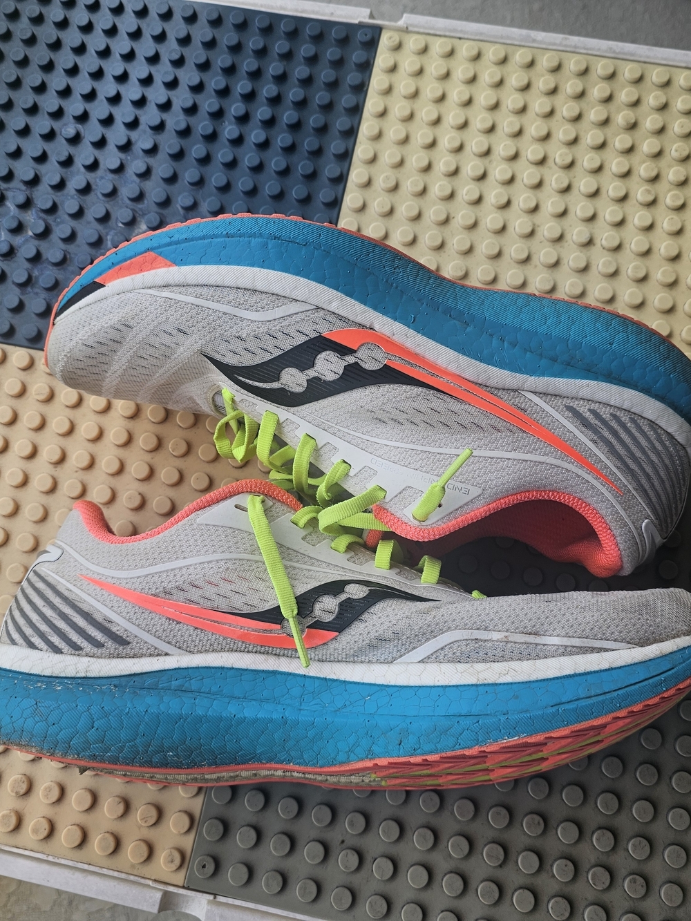 Size 11 - Saucony Endorphin Speed Mutant